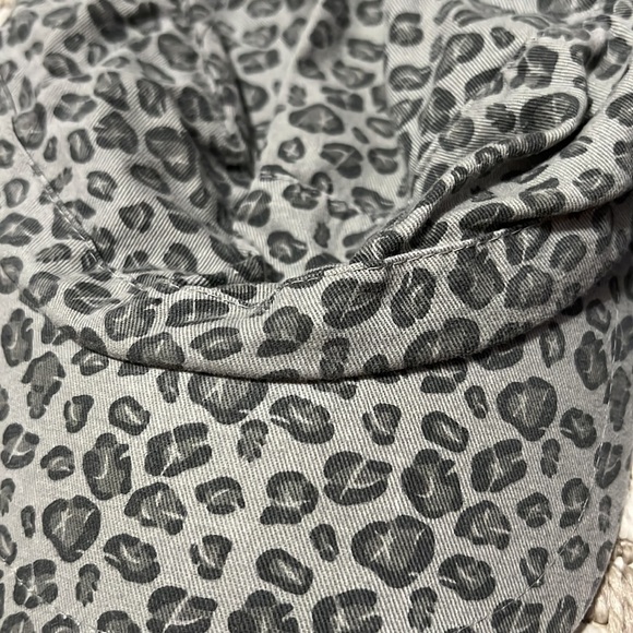 Set of 2 Leopard women’s biker hats - Picture 2 of 7